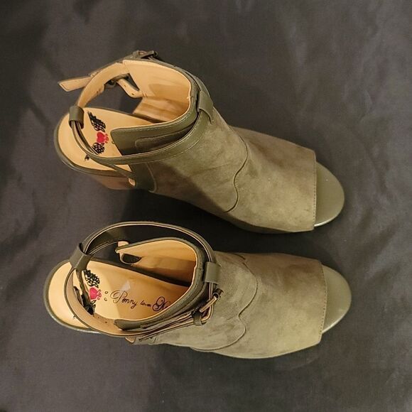 BRAND NEW PENNY LOVES KENNY WOMENS  BLOCK HEEL OPEN TOE SANDAL - Picture 10 of 16